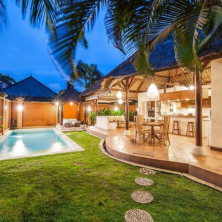 Alizee Villa Seminyak Exterior foto
