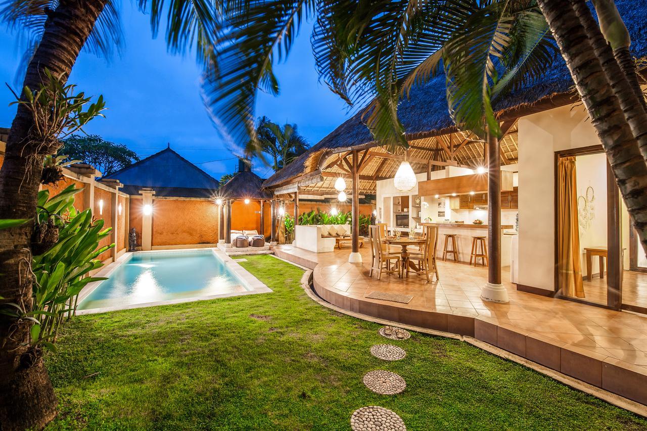 Alizee Villa Seminyak Exterior foto