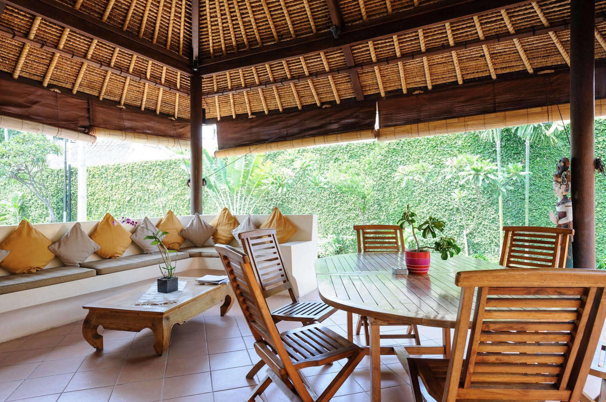 Alizee Villa Seminyak Exterior foto