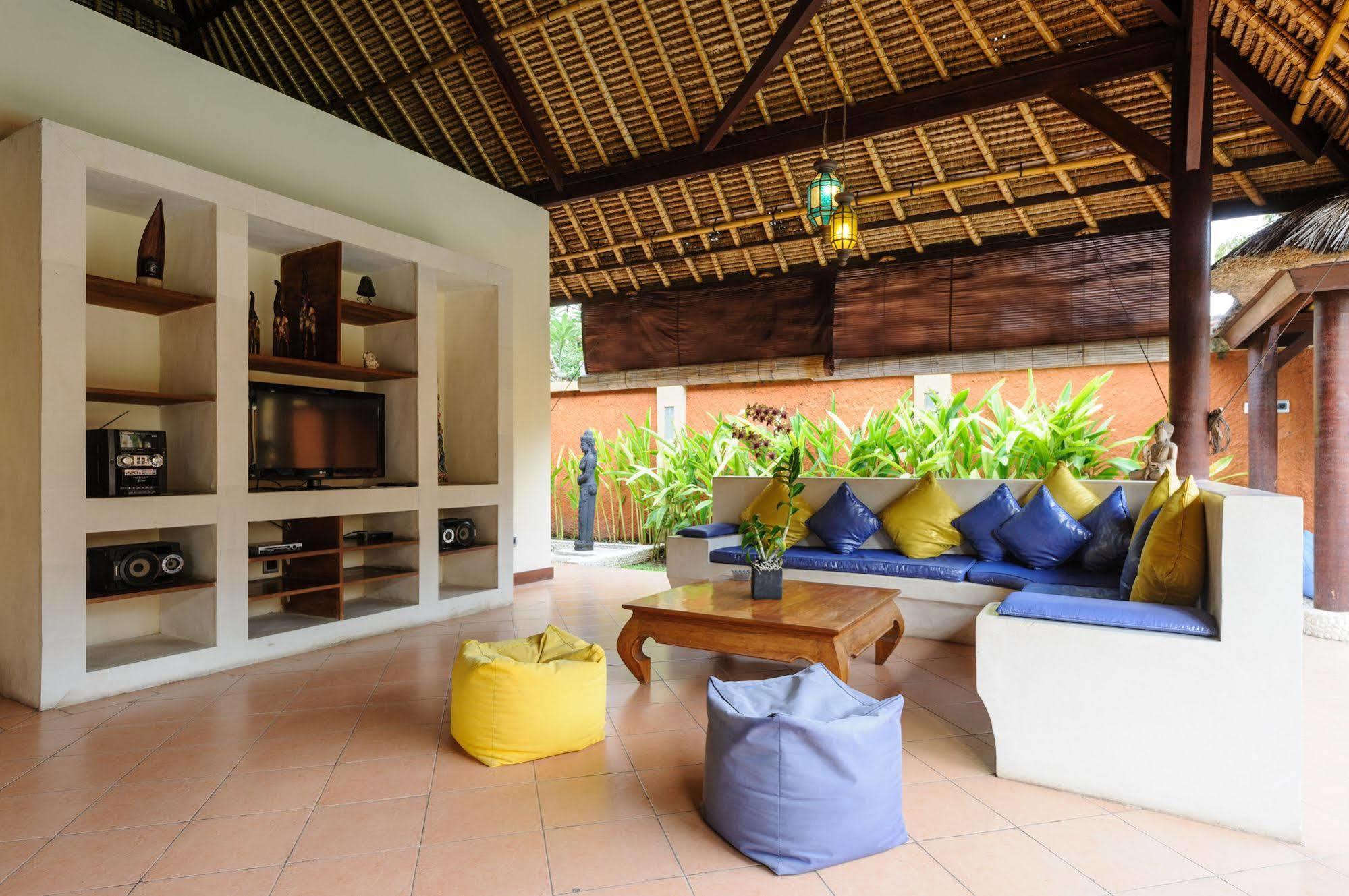 Alizee Villa Seminyak Exterior foto
